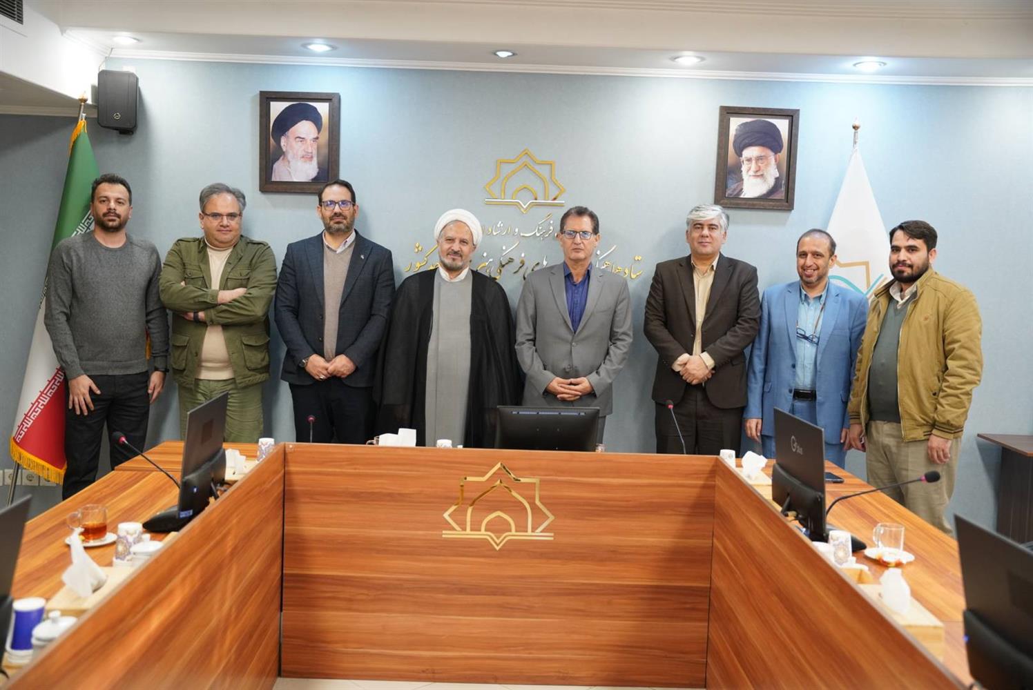 نشست مشترک رییس فدراسیون ورزش‌های همگانی با رییس ستاد هماهنگی‌ کانون‌های فرهنگی مساجد کشور خلیلی مساجد می‌توانند کانون ورزش همگانی باشند